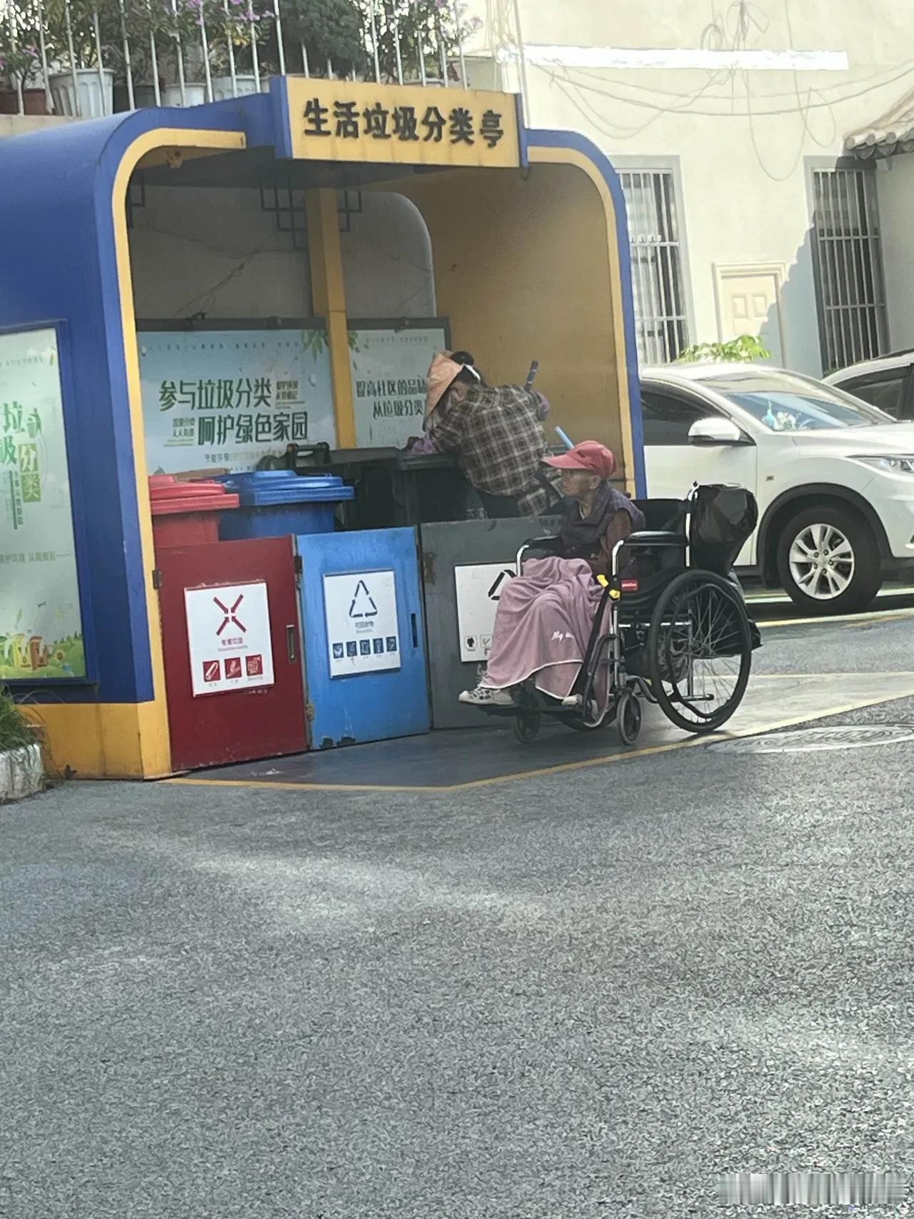 爱情可以不要，但妈妈不能不管！40岁单身女儿的抉择，看哭无数人。“40岁还没