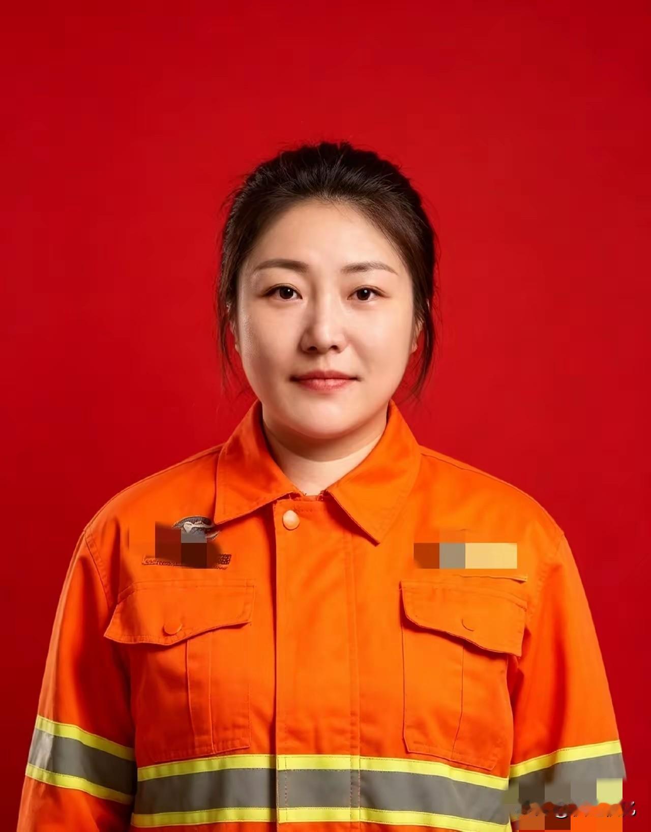 李萌，女，汉族，1989年8月生，北京人，中共党员。2007年职高毕业参军，原总