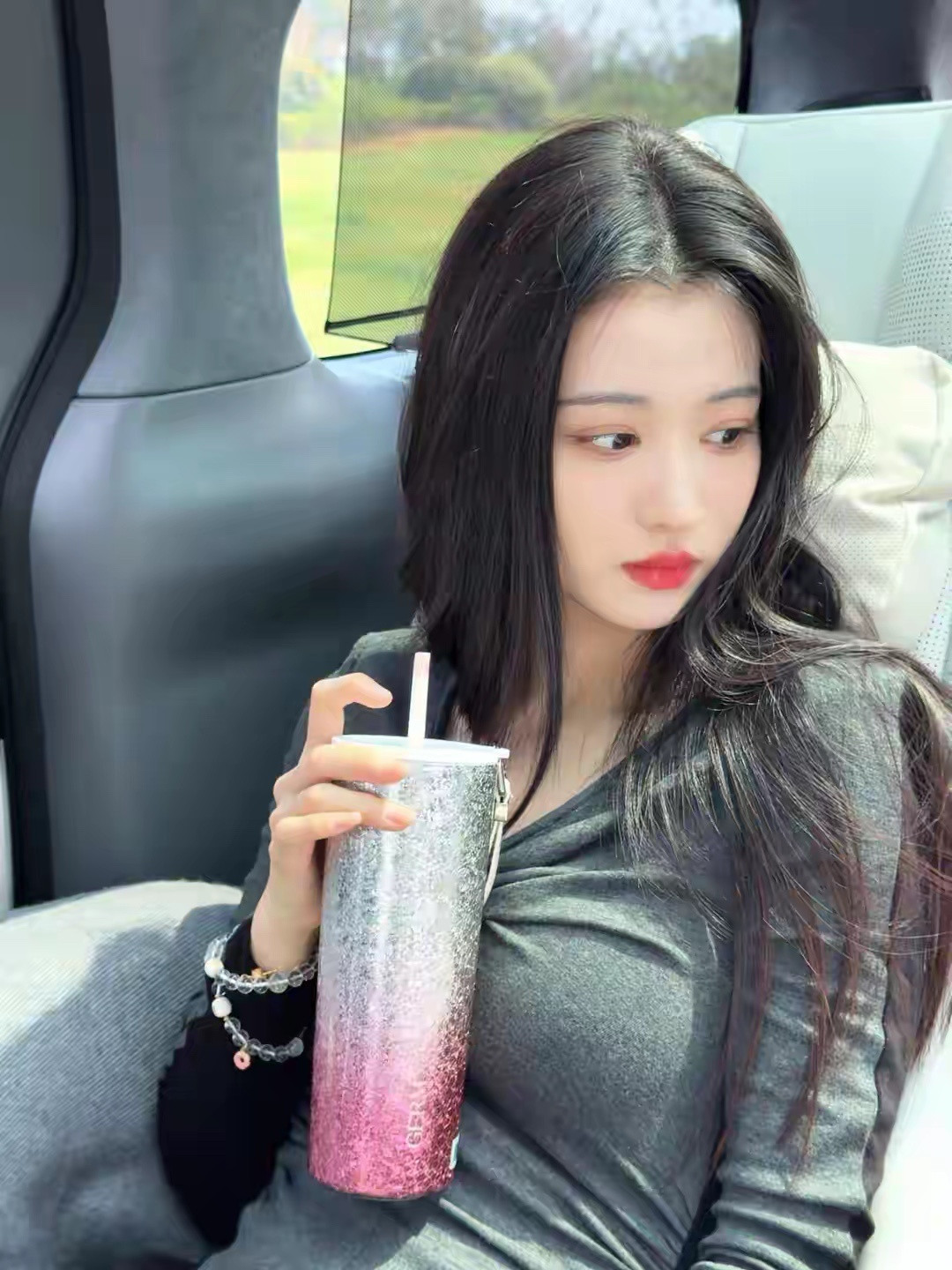 王楚然这个身材才是成年女性该有的好身材！明艳又大气！