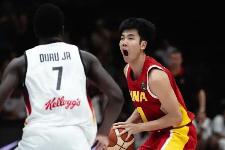 66：90不敌德国队，中国U19男篮小组赛2战不胜，他们与年龄稍长的杨瀚森差距到