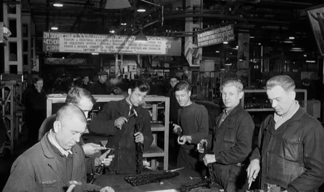 为什么苏联时期轻工业落后？主要源于30年代，老美包办了苏联一五二五大项目的一大半