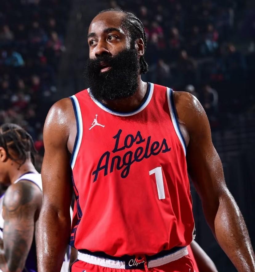 实话实说！这两笔交易一旦发生，联盟是不是大结局了？第一笔，哈登重回火箭。落叶