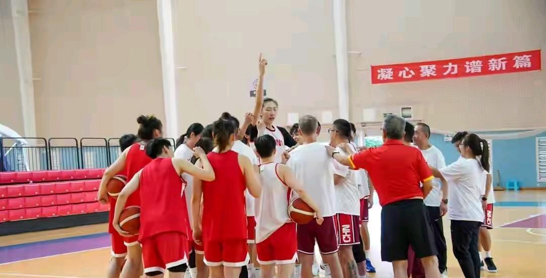 中国女篮第2张“万次投篮”表出炉！杨舒予、韩旭、李缘状态出色我们运动员万次投篮
