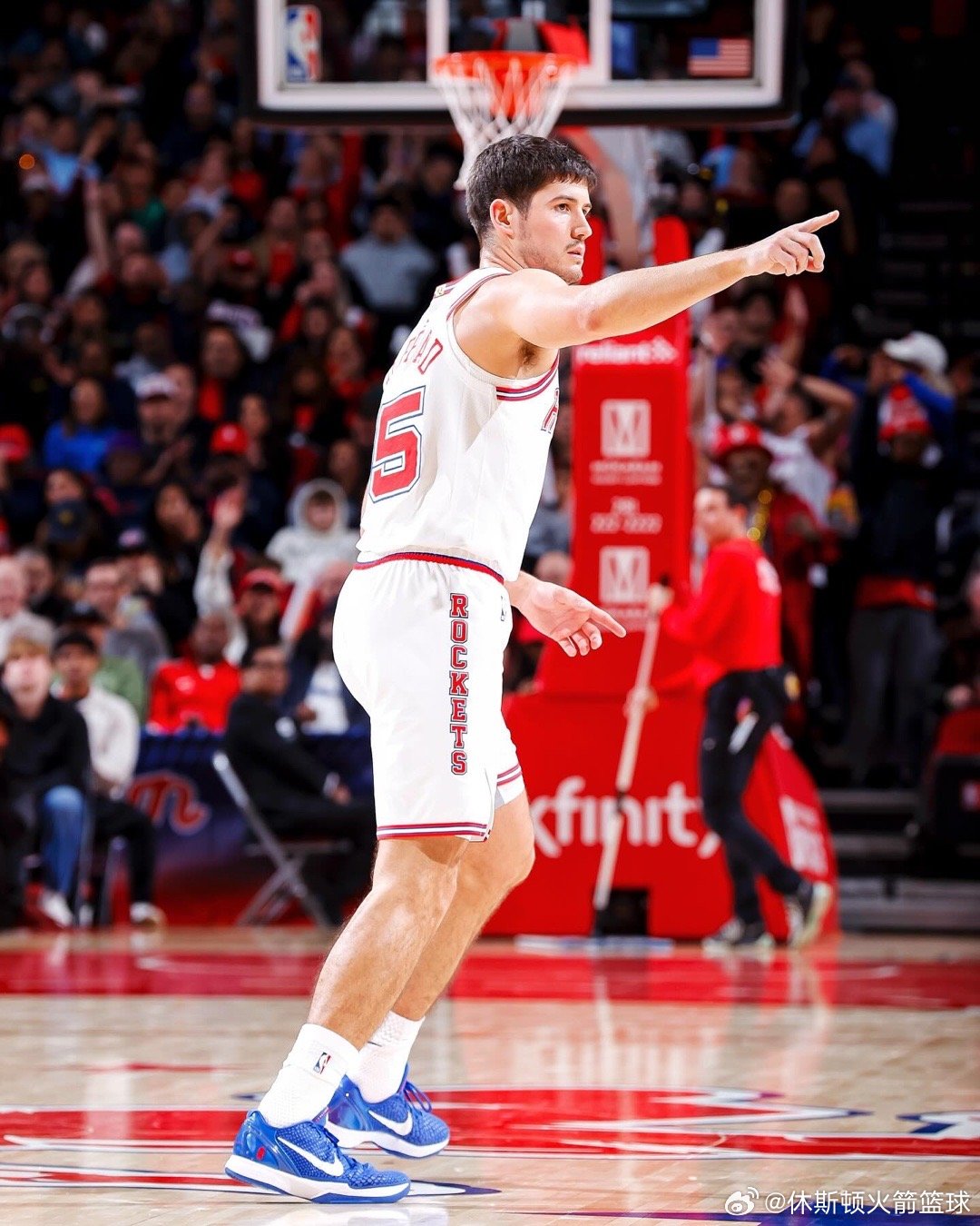 里德·谢泼德过去4场比赛场均表现：▪️20.3分▪️5.3助攻▪️4.5篮