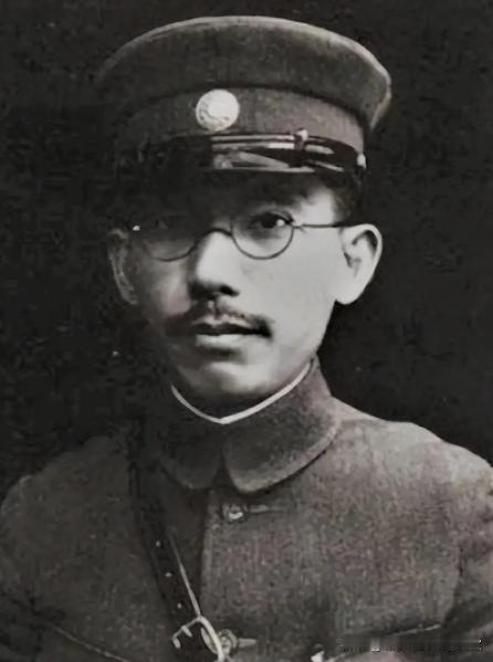 唐生智若是殉国，其地位至可以和岳王爷比肩，直逼文天祥。上海失陷后，南京已经成