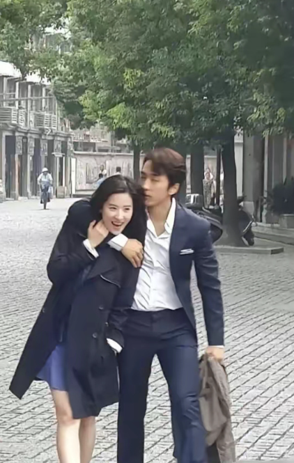 不愧是刘亦菲唯一公开承认的男朋友，宋承宪的魅力确实是很大的！！​​​