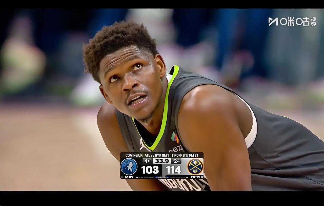 下面是一条关于森林狼球星爱德华兹的坏消息！据NBA官方报道，爱德华兹因右膝伤病管