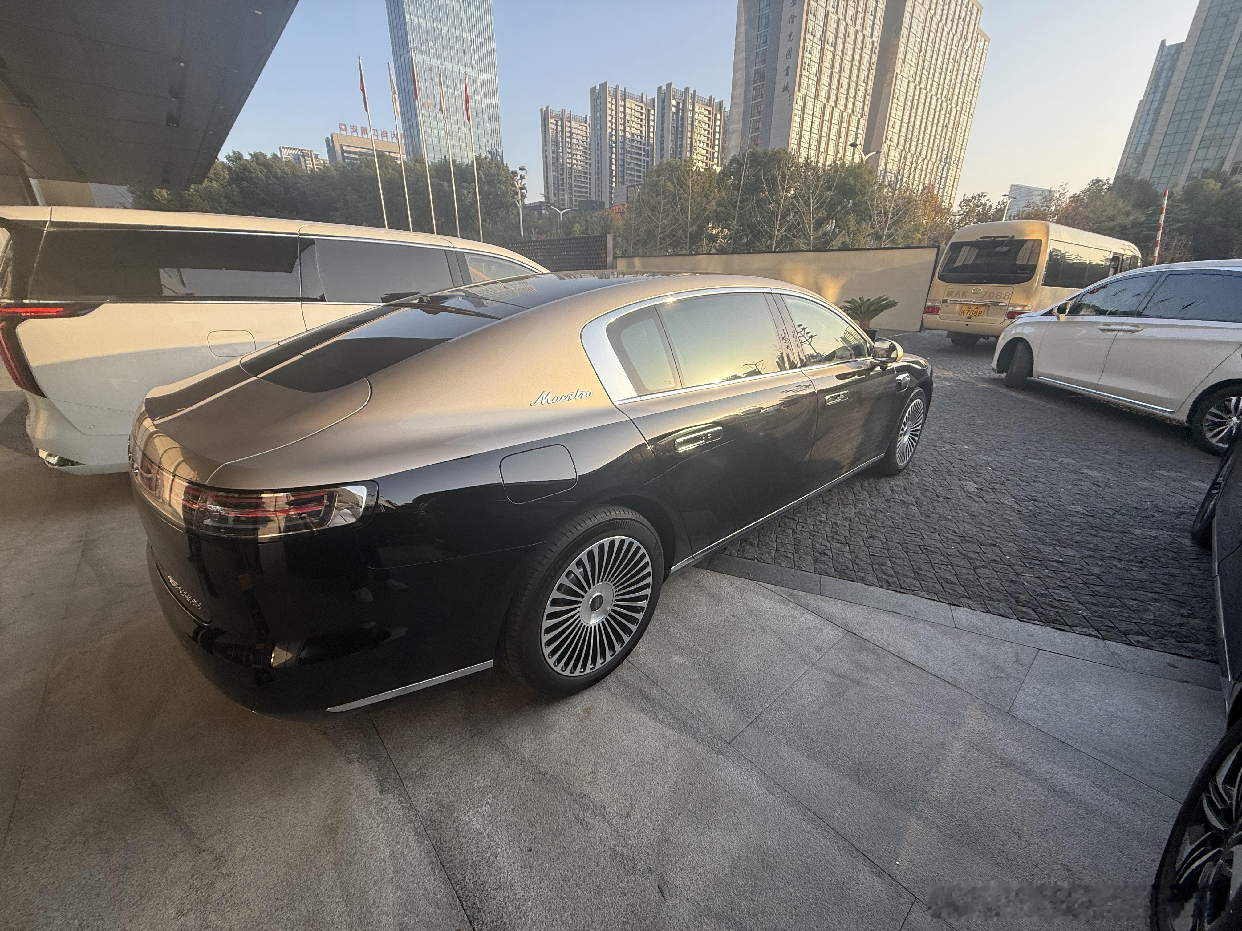 不会是用尊界S800接我去厂里吧那么大排面吗？据说今天还有明星来怎么说兄弟们想看