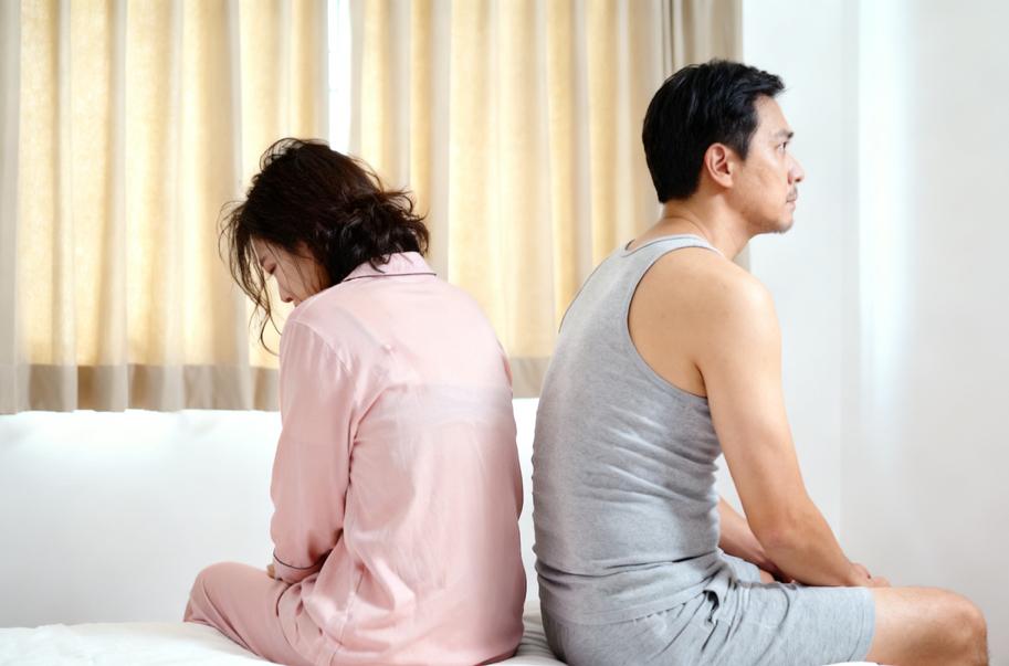 “婚内强奸获国赔！”家暴、强奸指控、285天羁押、撤诉获赔背后房产债务协议竟似“