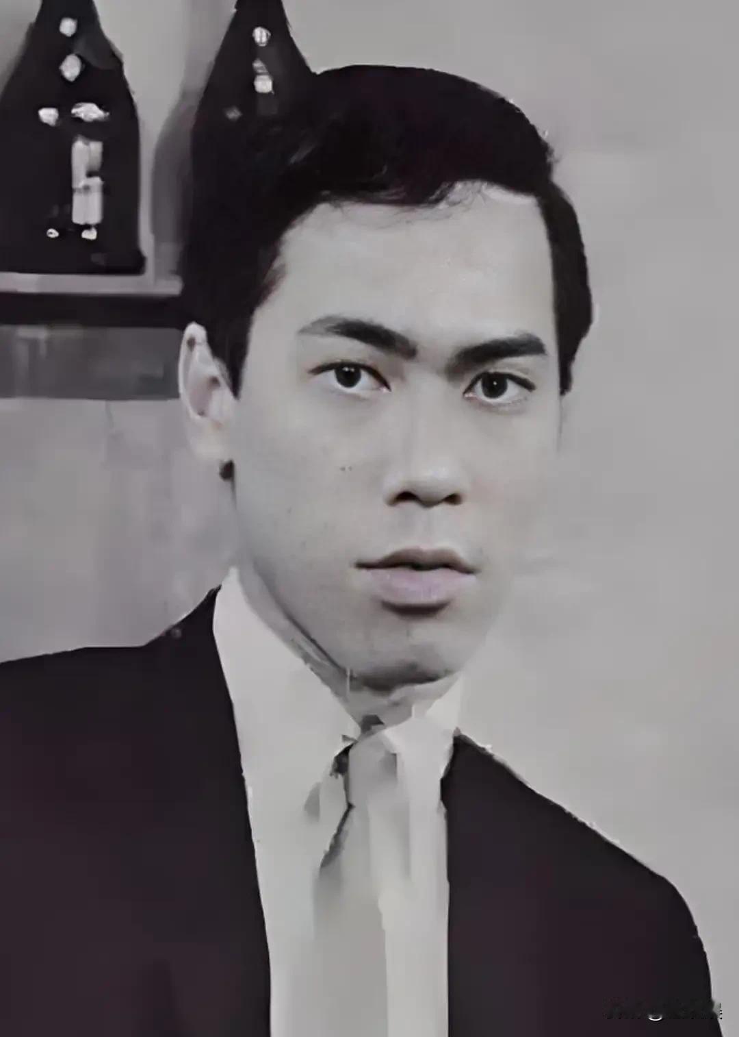 汪明荃，这两天应该心里很难受的。因为此生视她为白月光和初恋的冯淬帆走了。他和