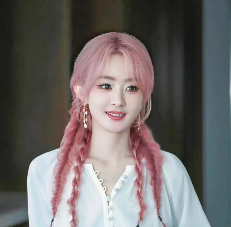 我怀疑过赵丽颖会主动删除也怀疑过赵丽颖会委婉认错结果万万没想到，赵丽颖发
