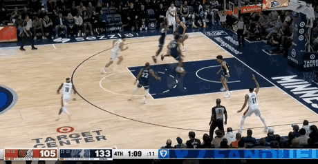 杨瀚森杨瀚森的抢篮双手暴扣终于还是等来了！这才是他该有的样子！杨瀚森和库克同时