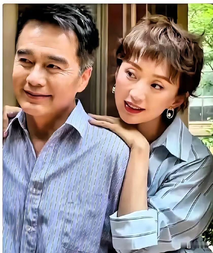 果然还是男人更懂男人！何晴离世后，前夫许亚军始终沉默，网友纷纷猜测他为何不公开