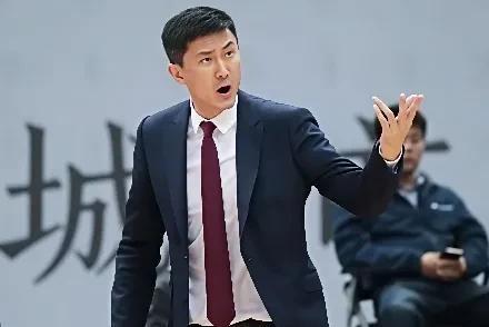 杜锋太自以为是了！近日徐昕申请离队这事闹的沸沸扬扬，球迷都在想徐昕为什么想离开