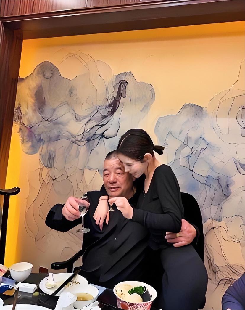 这才叫商务酒局当她端起酒杯那一刻开始，这单就成了！