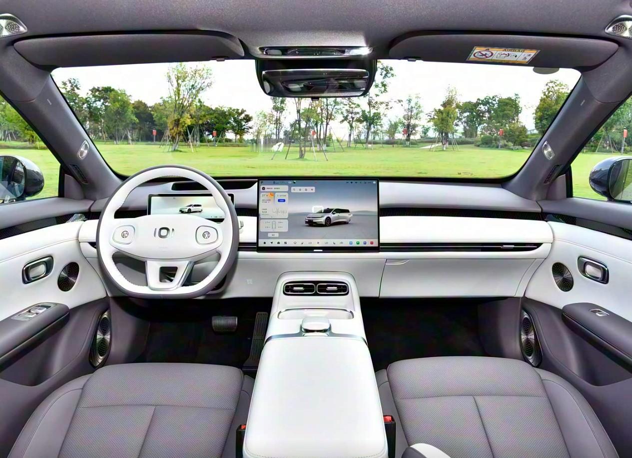 尘埃落定。你心动了吗？长安启源A06正式上市，10.99万起。提供三种续航，