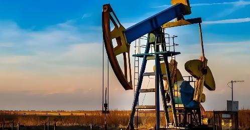 现在就算是霍尔木兹海峡允许通过了，也运不出太多石油了。因为沿岸的炼油厂以及储油罐