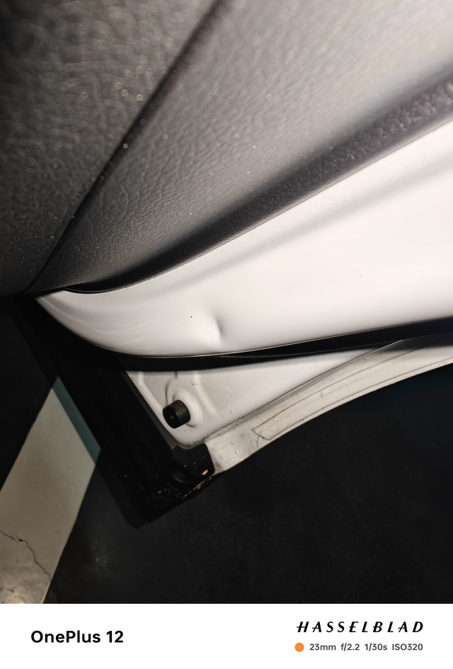 比亚迪宋prodmi车开了一年多，后座很少坐人，今天收拾一下，竟然发现车门上