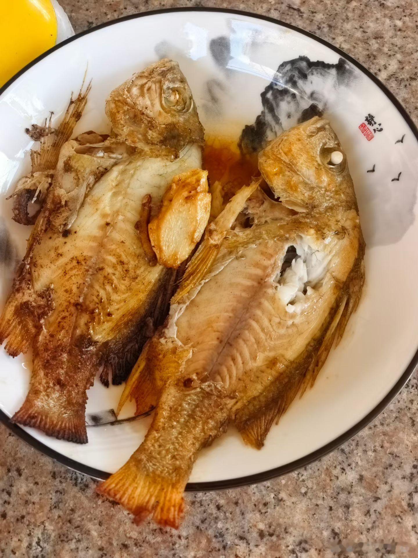 早昨天熬夜剪片子，睡到现在才起来！夏天喝点粥好舒服呀。熬夜