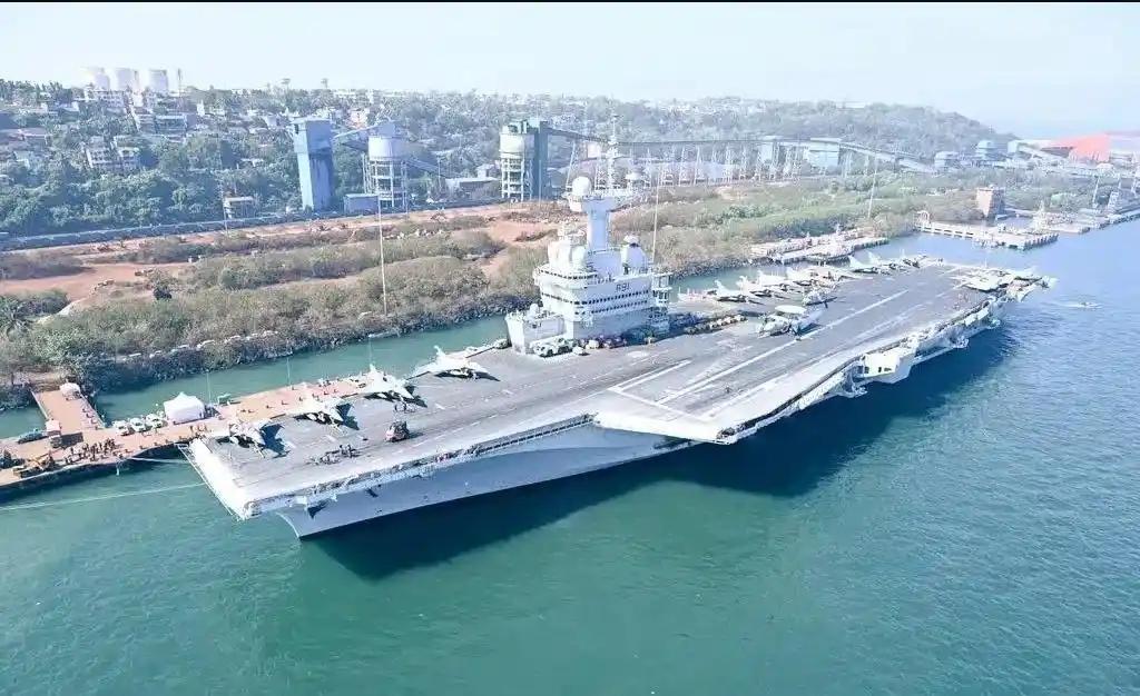 法国航母南海走秀：中国没理你，是给面子，不是认你这块牌子法国人还是擅长给自己