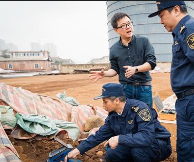 ·难怪中国“走私稀土”的内鬼不断，美国一架F-35就需消耗417公斤稀土，由于中