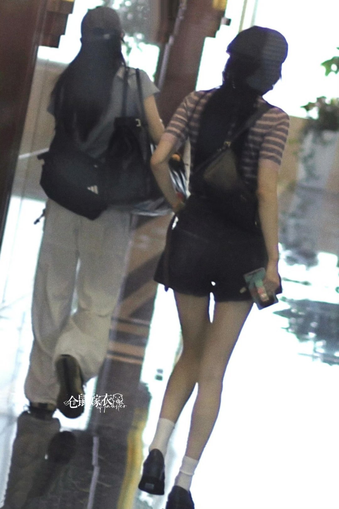 杨幂辣妹回归夏天真好，妈幂好辣~新一季的“幂式穿搭”将迎来特大更新！！杨幂女士