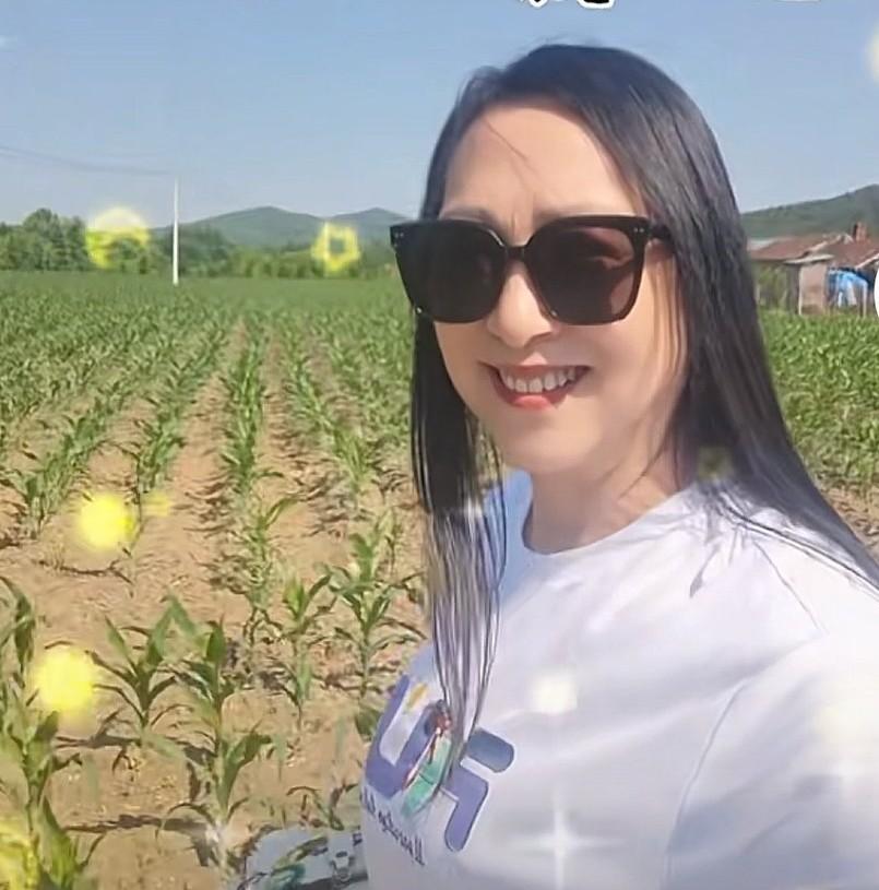 我一56岁的发小，今年刚退休，家里经济条件不错，爱人还没退休，一个女儿已结婚生子