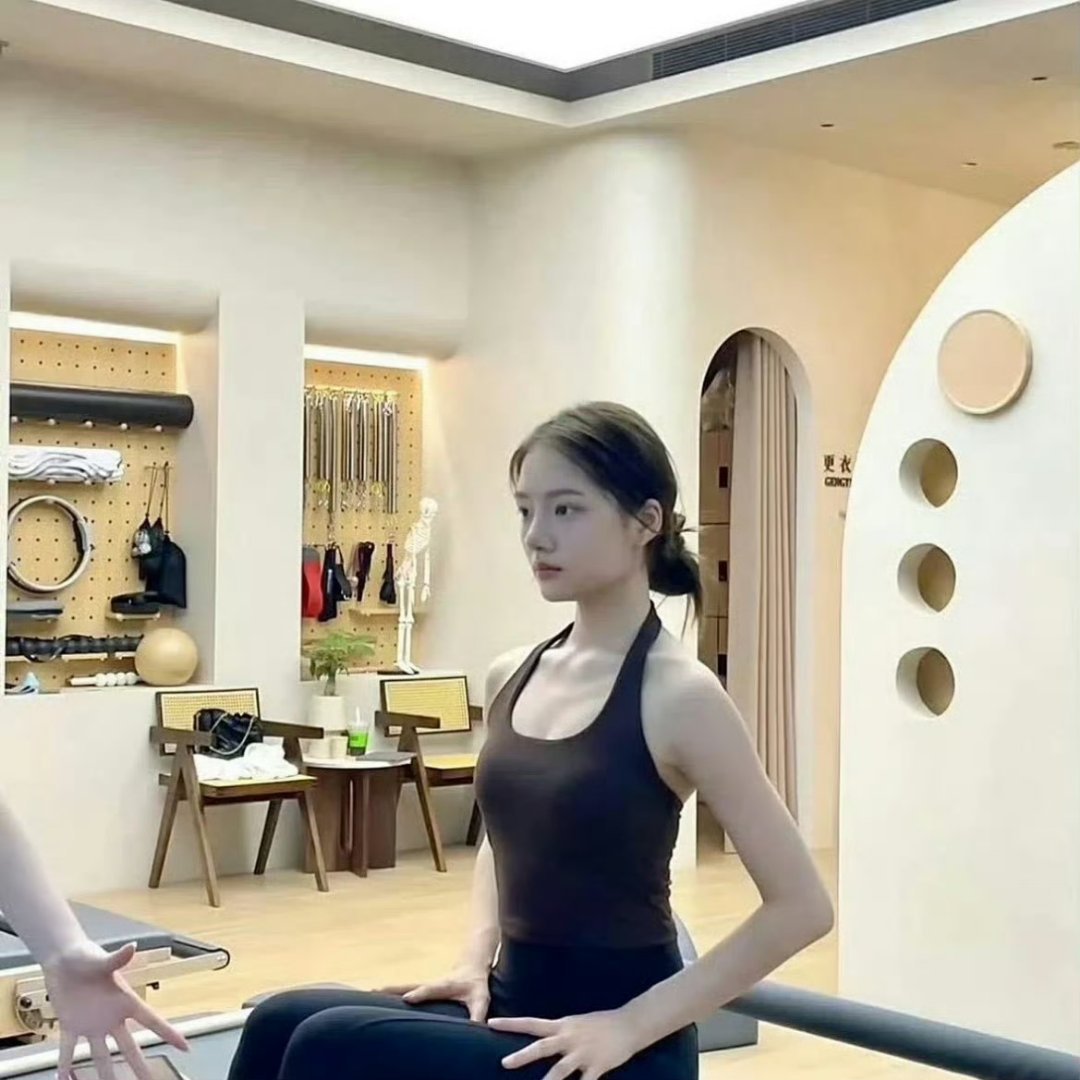 任敏这素颜绝了，形体练的也挺有效果呀​​​