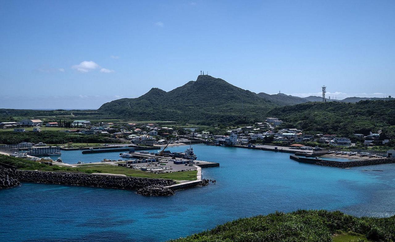 日本偷袭！这是不可能的事情！我国卫星24小时盯着！在与那国岛部署中程导弹