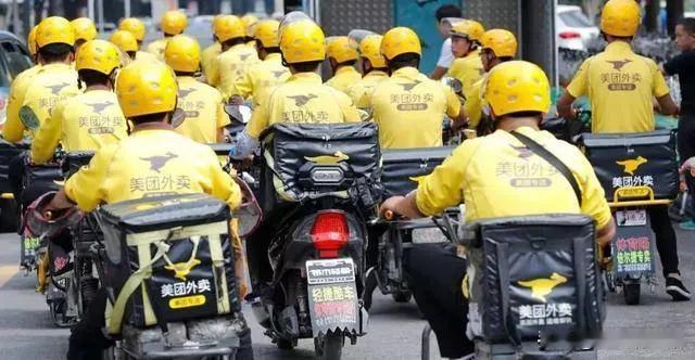 5人抢1单！2000万骑手挤在路上，深圳网约车日均仅12.5单，普通人的退路在哪
