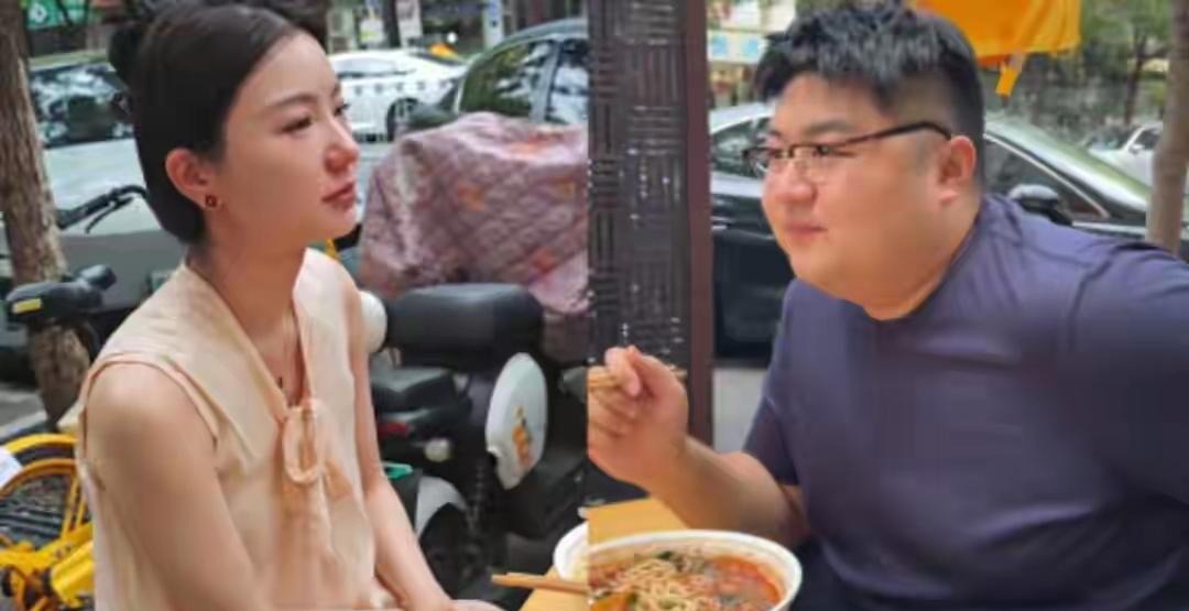 网红“猴哥说车”用了3年的时间，让一个爱他入骨的女人，彻底对他失望透顶，最终分道