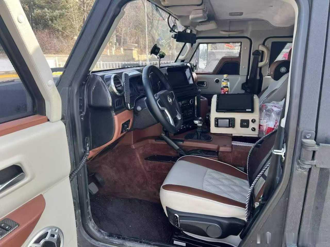 军采版东风猛士装甲车，防弹防炸，和部队用的一模一样，非退役车，3.9T康明斯柴