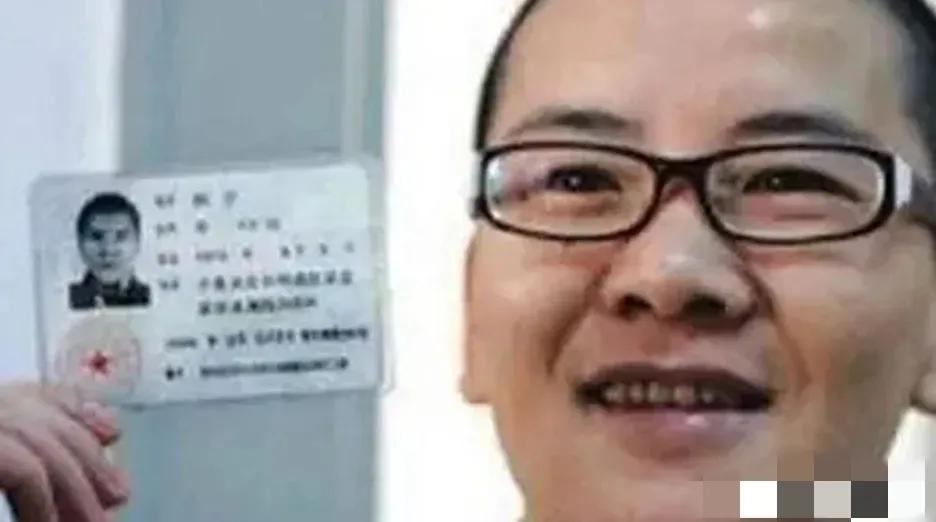 2005年，宁夏姑娘耿兰俊，做了国内首例“女变男”的手术，当男性器官被植入身体后