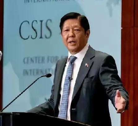 小马科斯终于松了口气，两大弹劾案全被众议院驳回，至少总统地位是暂时保住了，但声誉