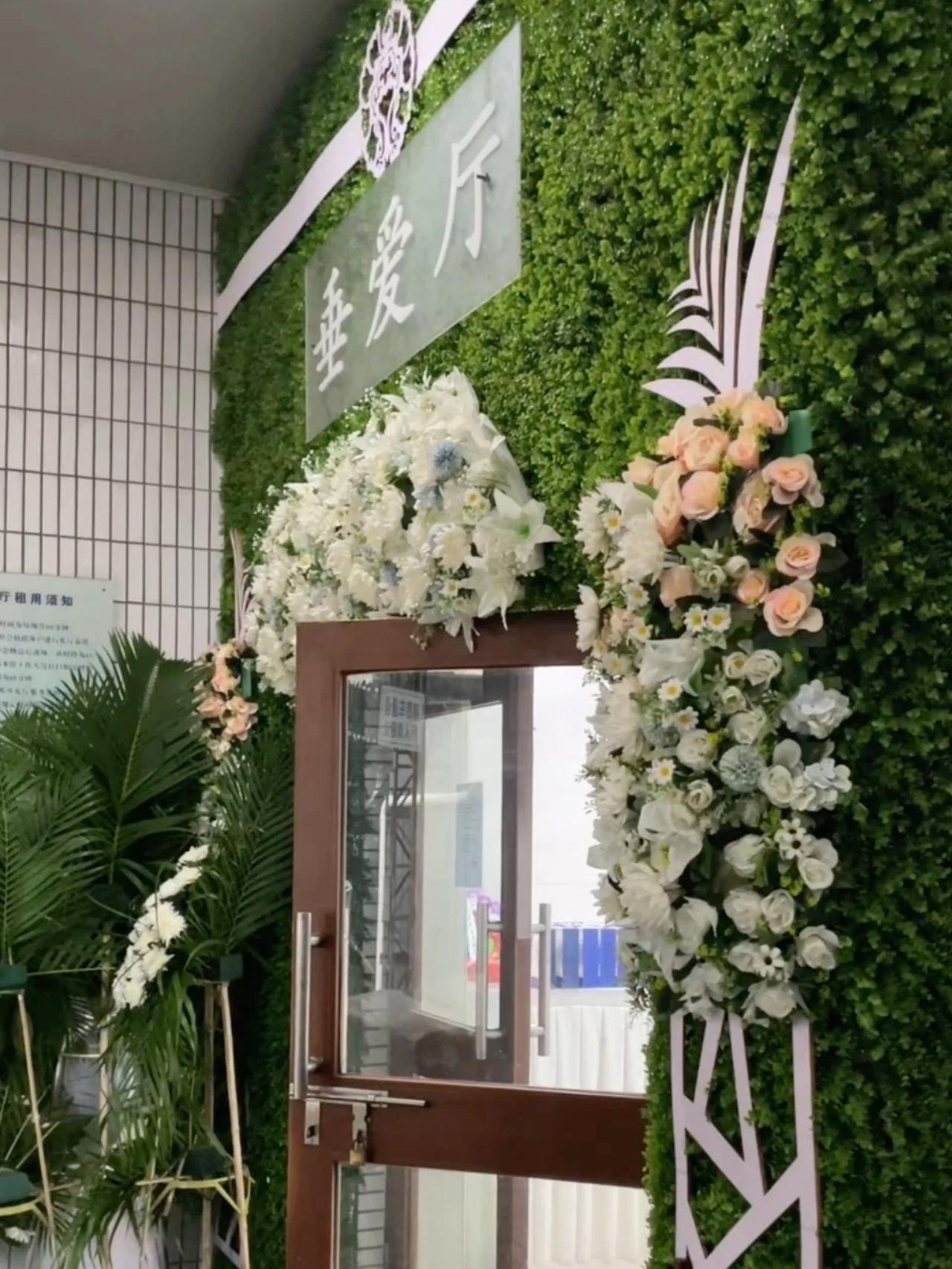 殡仪馆老师傅一句话戳破人生真相：“活着才是王道，你要知道，每天推过来的人里，一