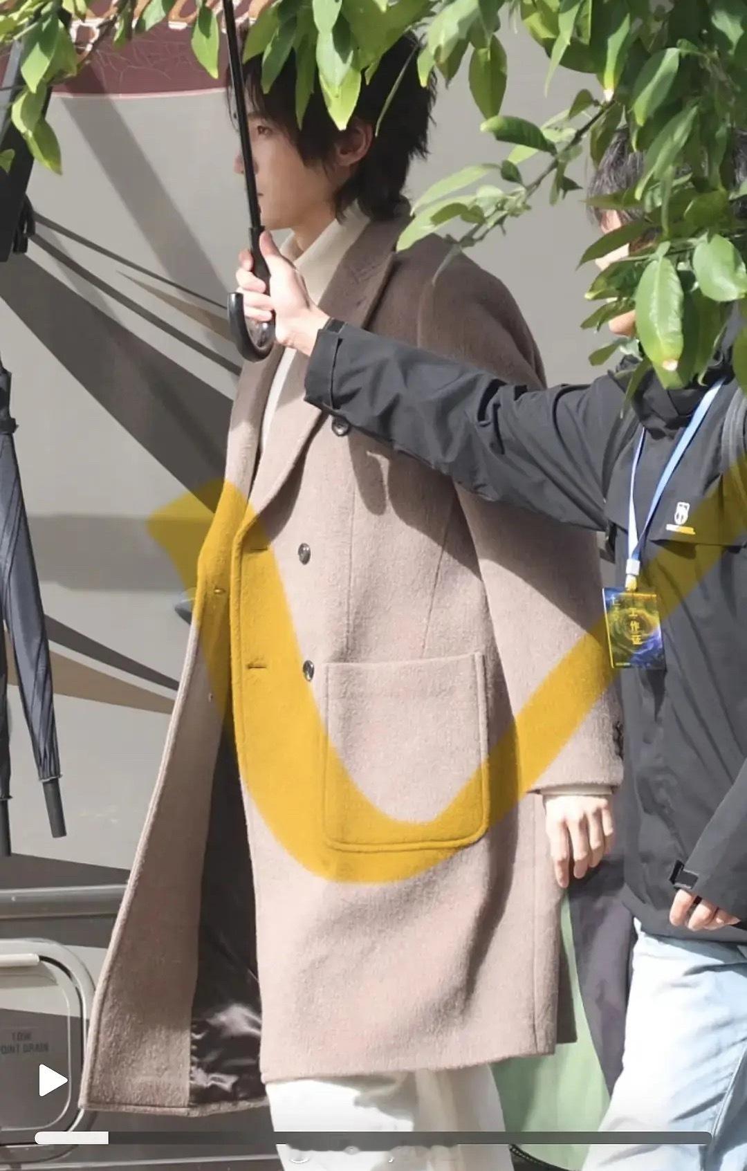 今天两部现偶男女主的路透生图，俺们内娱真的没有造型师了吗……