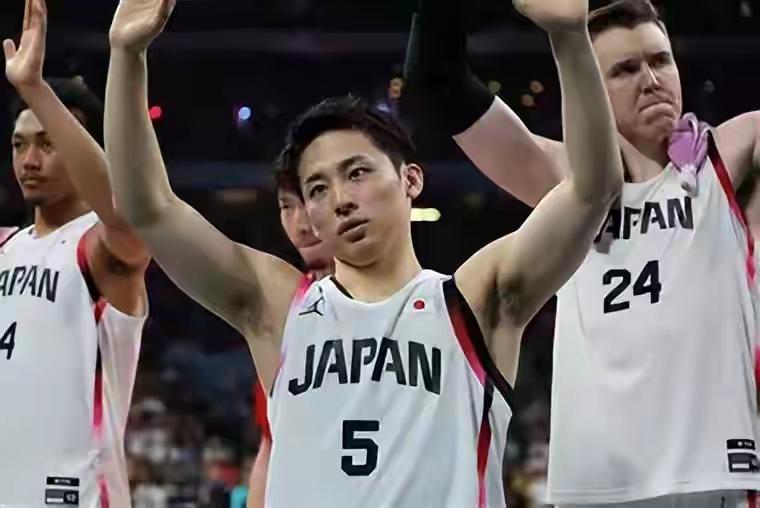 FIBA排名不会骗人，日本男篮已经骑到了中国男篮头上。2026年8月最新的世