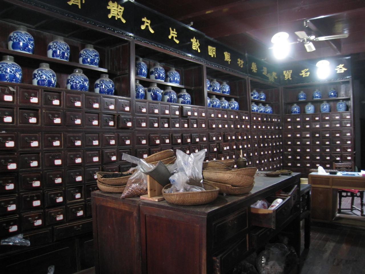 近日，北京同仁堂涉嫌售卖假货被查处。北京同仁堂（四川）生产的99%高纯南极磷