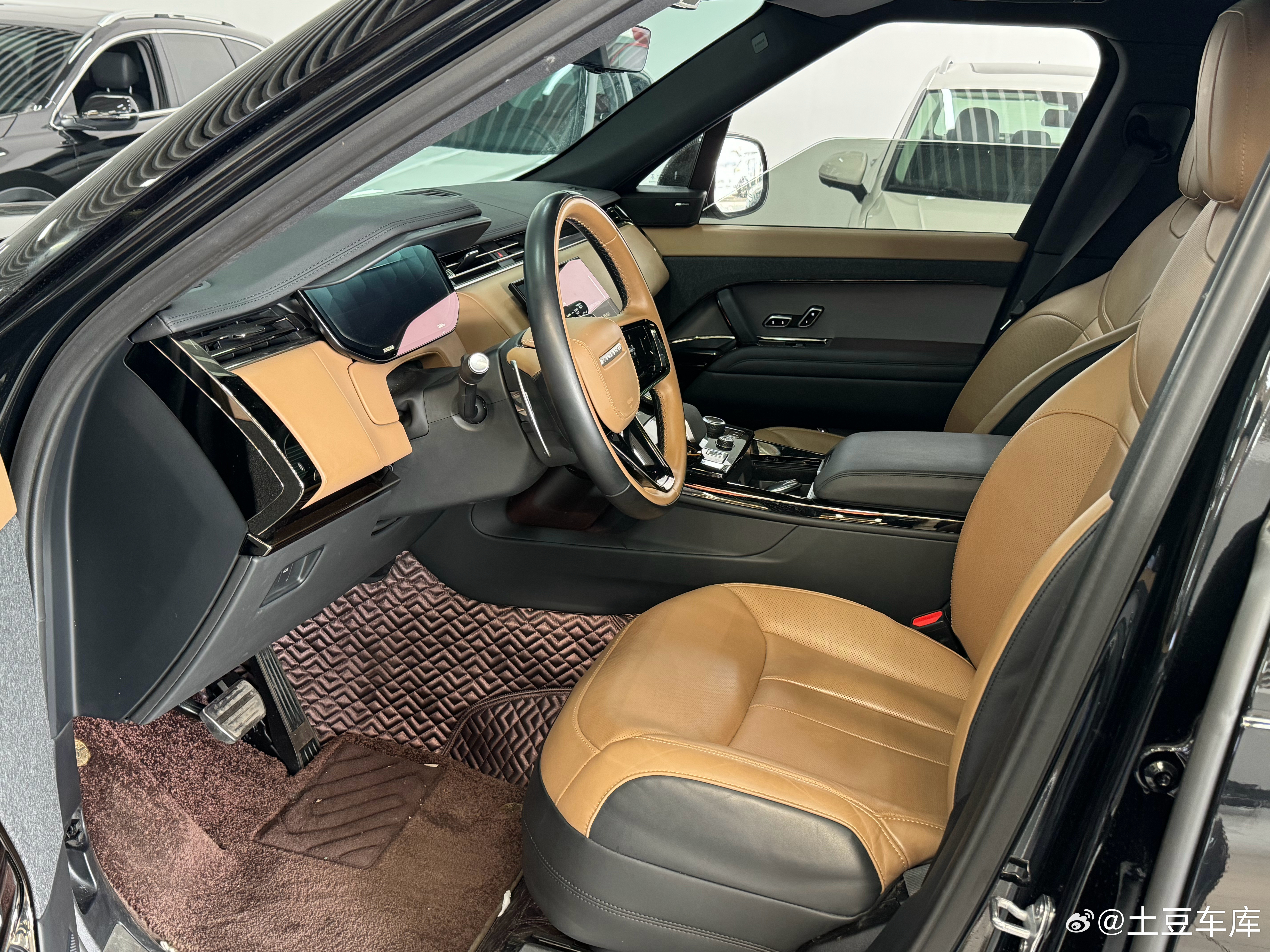 最新到店揽胜运动版2023款400PSDynamicSE指导价106.8万元