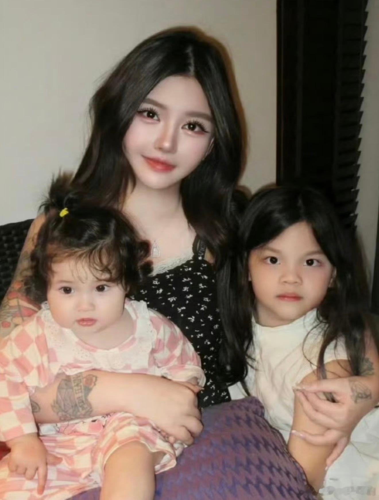 这韩安冉真是把孩子当成流量变现的工具人了！当母亲的这么快就当起了儿童经纪人，真是