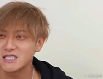 医生分析黄子韬嘴唇发紫原因最近，黄子韬嘴唇发紫的照片在网络上引发了广泛关注，粉丝