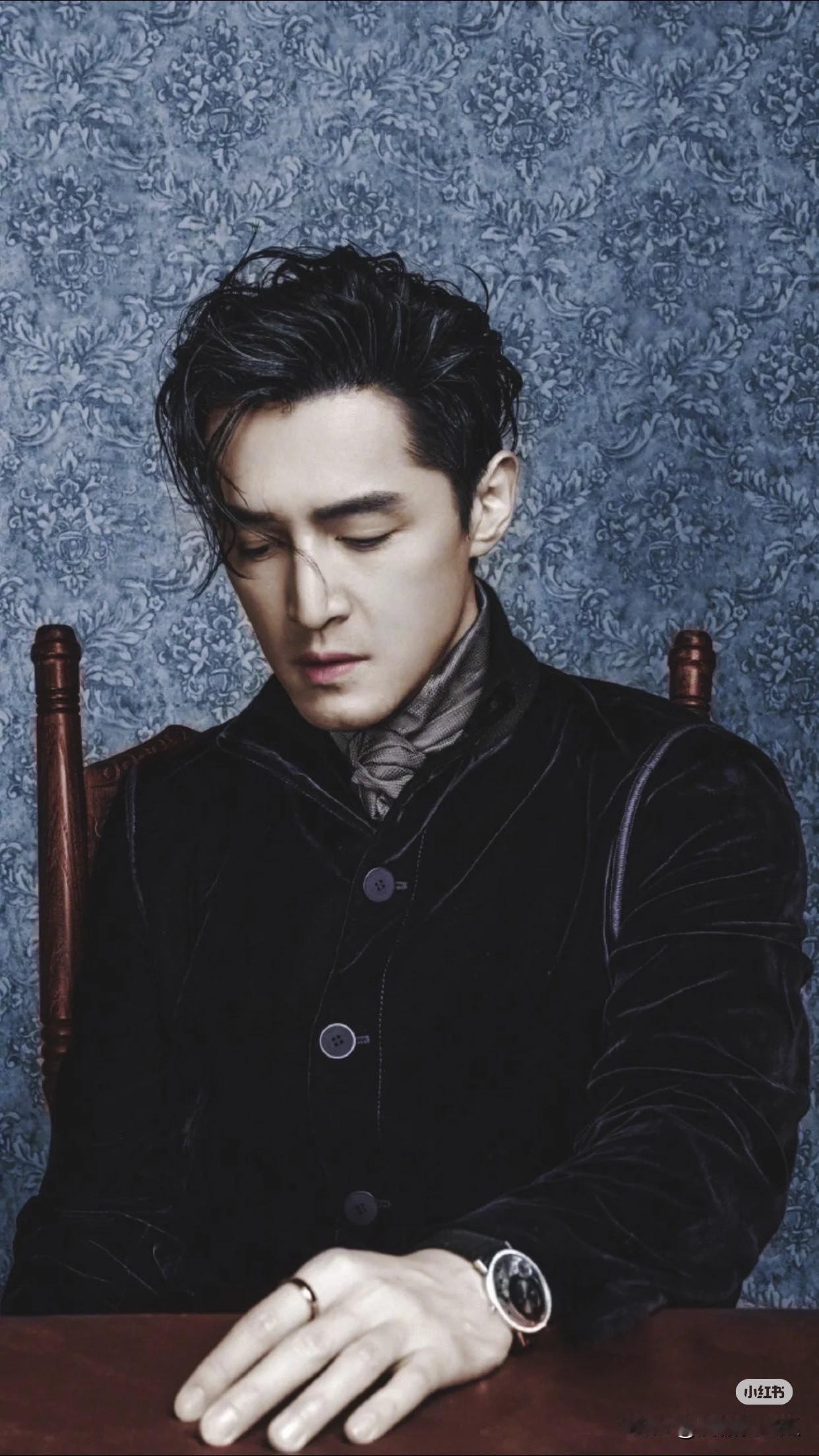 薛佳凝知道江疏影也知道她们不是败给了助理，而是败给了我妈说。不支持他当演员