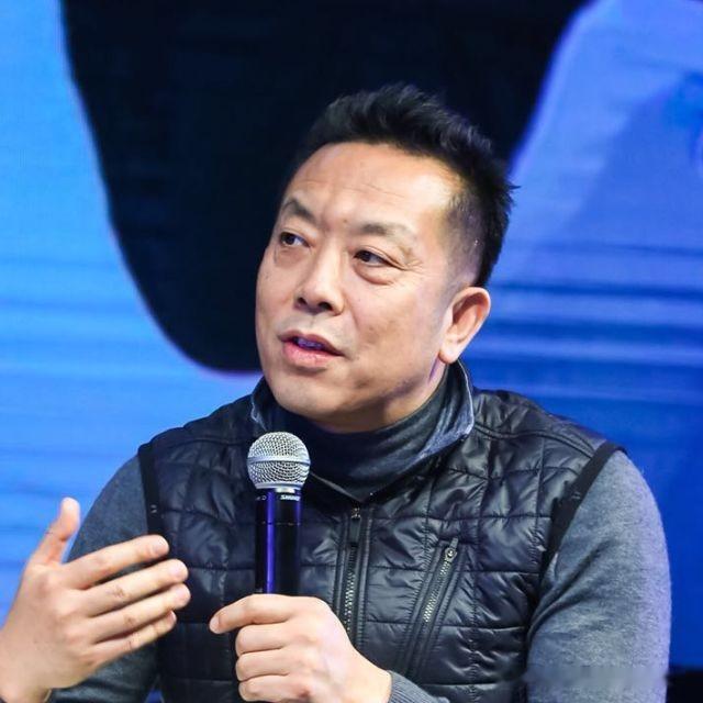 时隔多日，贾国龙再次发文，是呼吁对高流量的账号加以管控。没想到经历了这么多，贾国龙还是把责任单纯放在