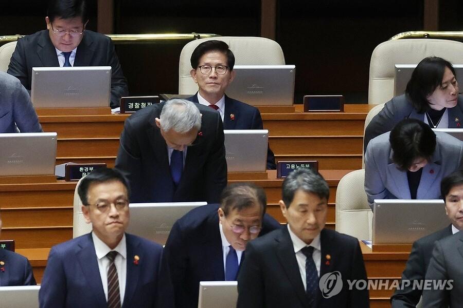 金文洙：“让我坐上总统候选人位置的是民主党，我什么都没做”国民力量党总统候选