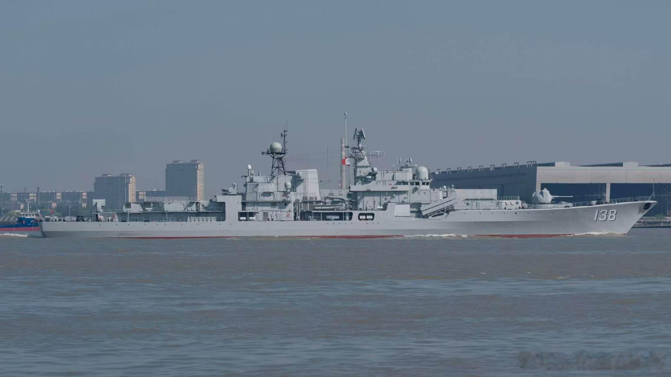 飞扬军事泰州舰已突破江阴要塞！继续向下游挺近！