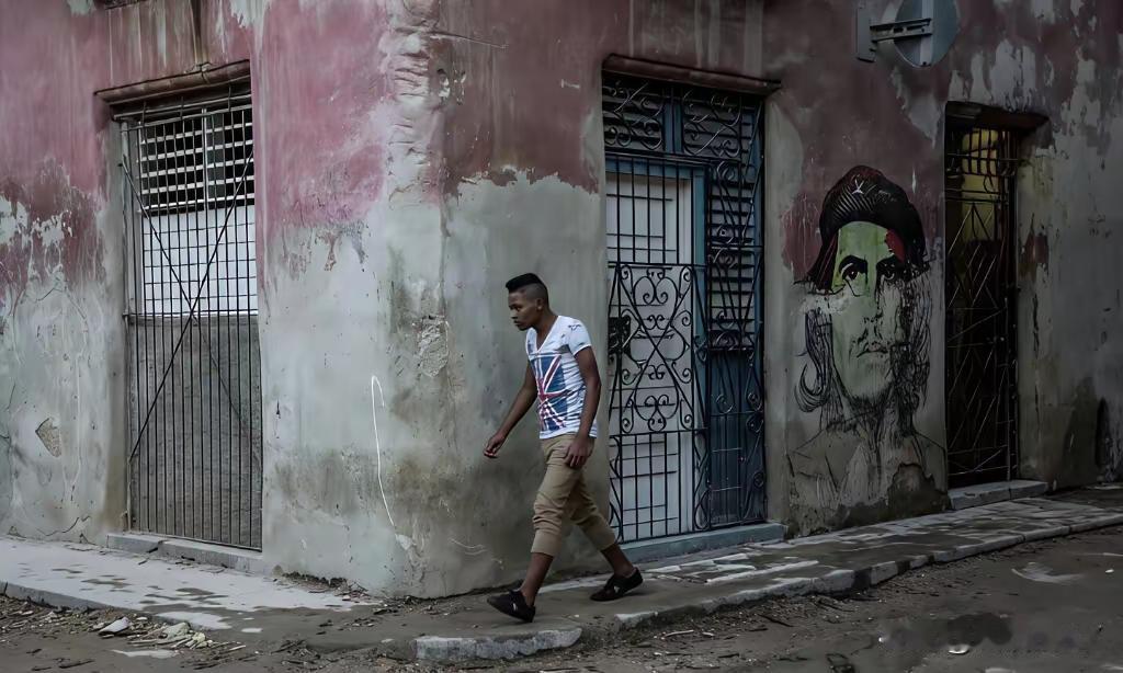 这一张古巴街头的照片切格瓦拉的头像有一点意思