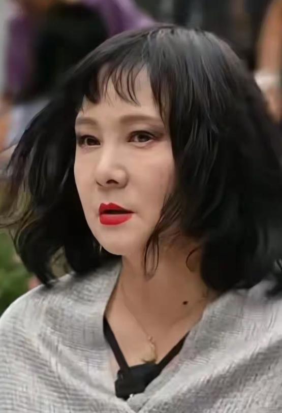 晴雯“心比天高，身为下贱”戏里戏外，都是这句话的真实写照。87版《红楼梦
