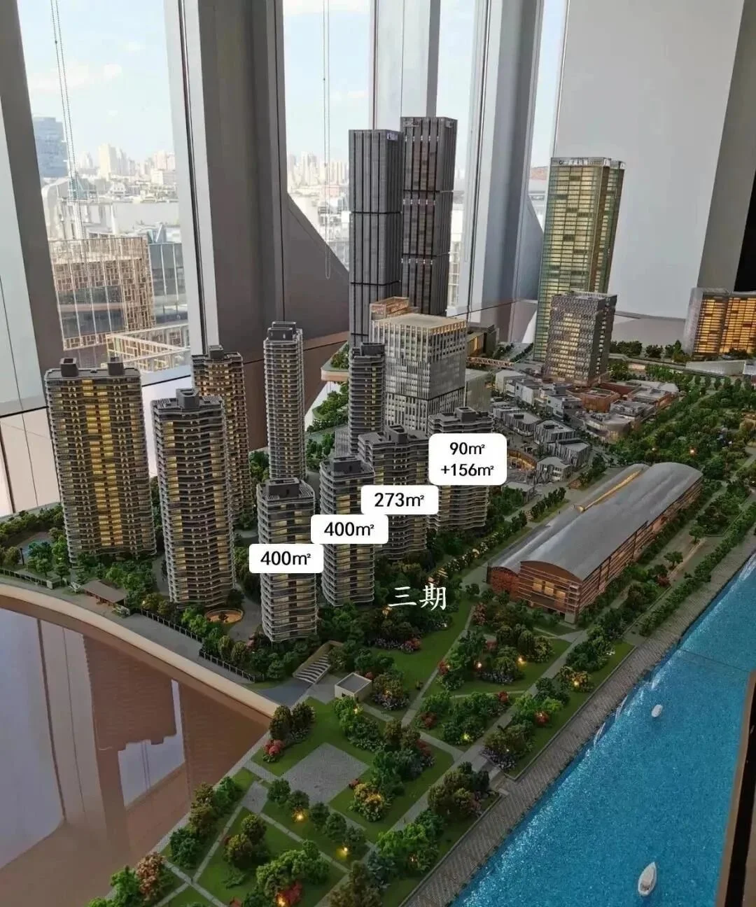 陆家嘴九庐丨419平毛坯一层一户7xxx万