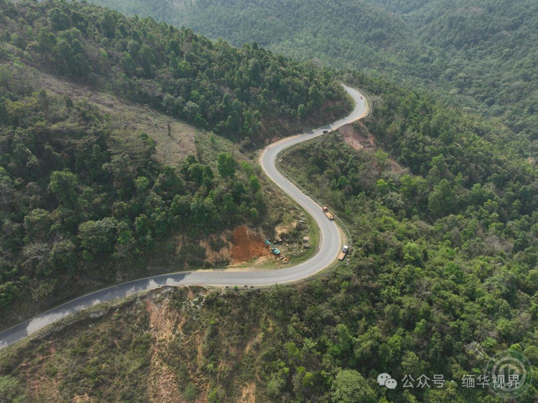 果敢同盟军借修路来展示控制权！在缅北地区最重要的公路，就是连接腊戌市到木姐县