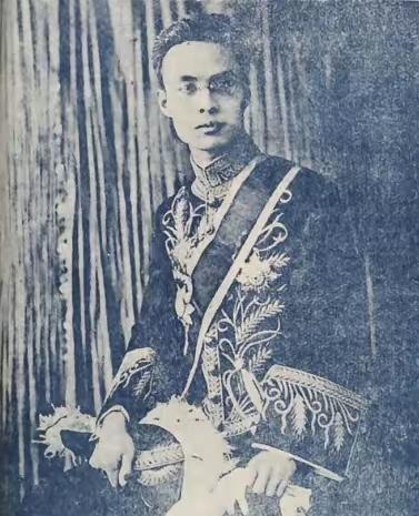 1935年，状元张謇唯一的儿子在上海家中被老仆枪杀，老仆随即自尽，妻子只说了一句